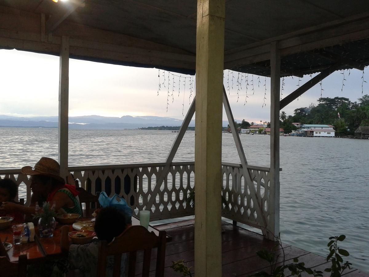 Hotel Caribbean View Бастиментос Екстериор снимка