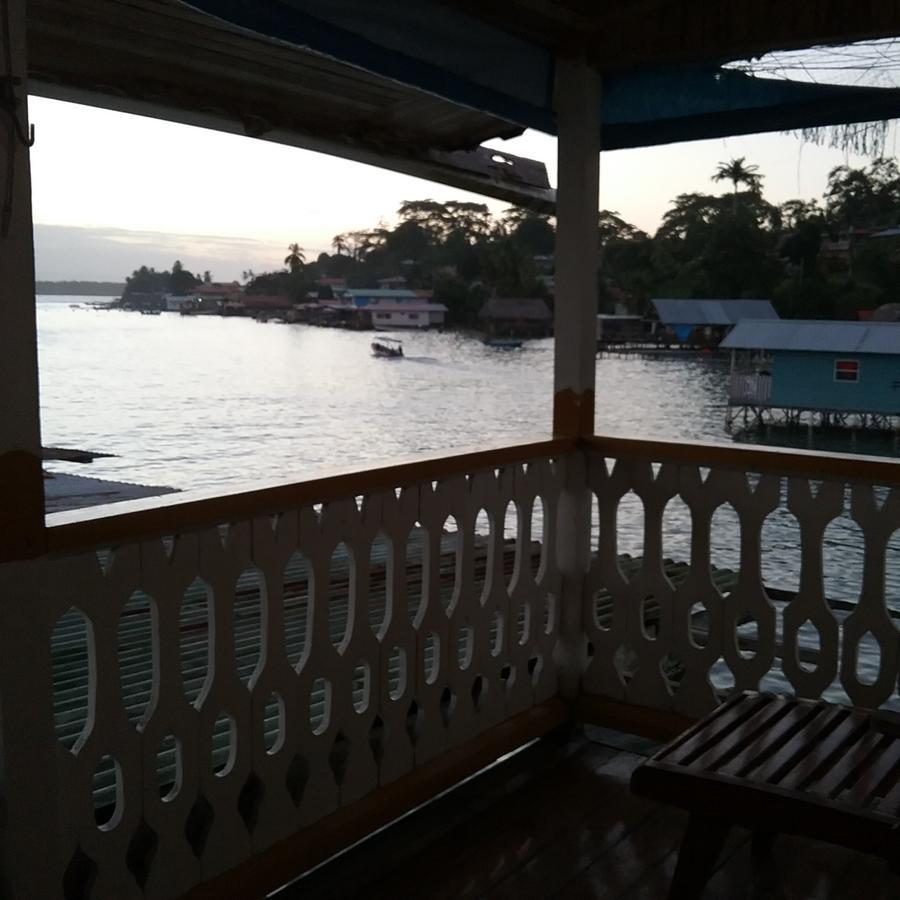 Hotel Caribbean View Бастиментос Екстериор снимка